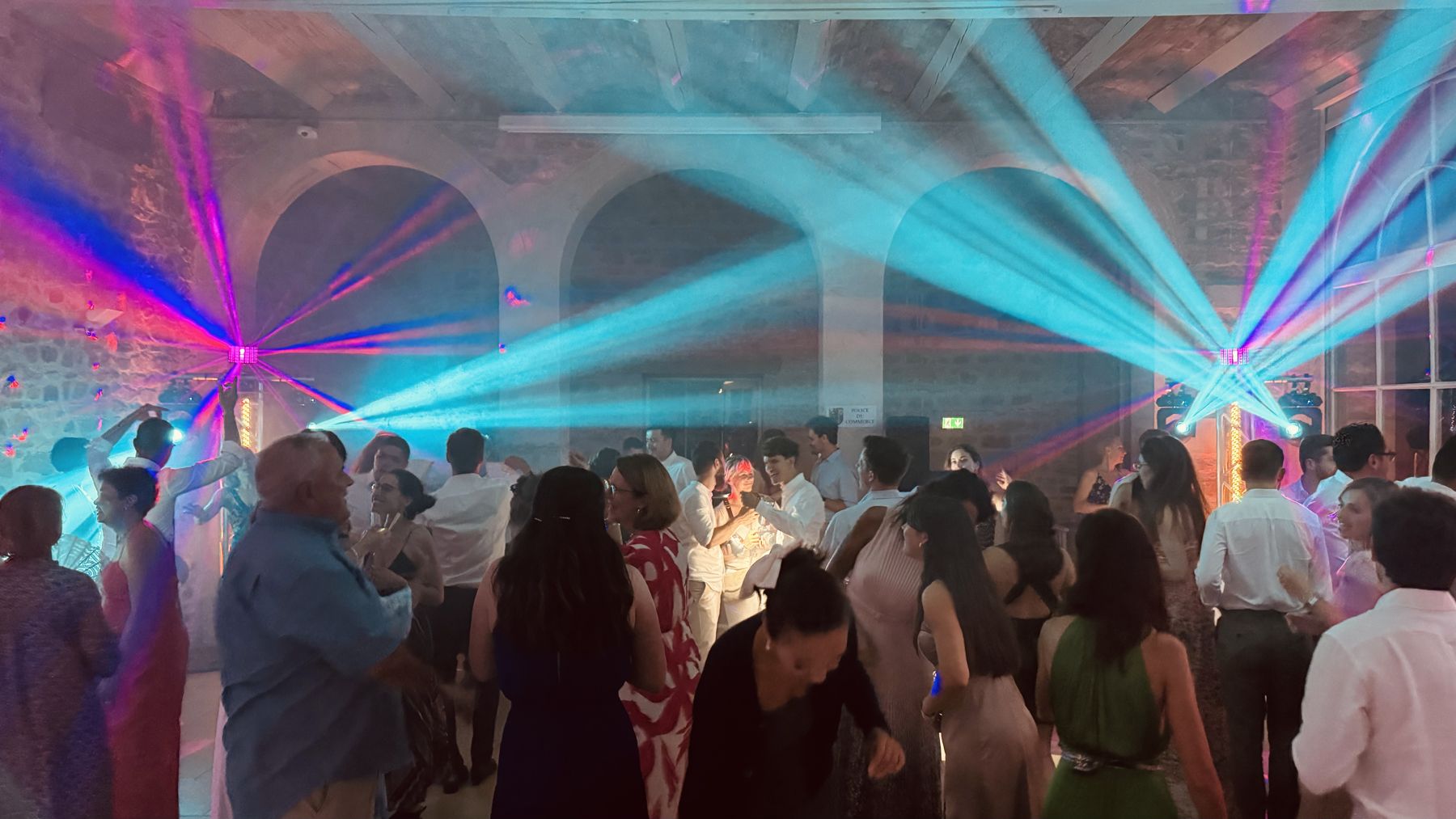 Soirée de mariage sous les faisceaux